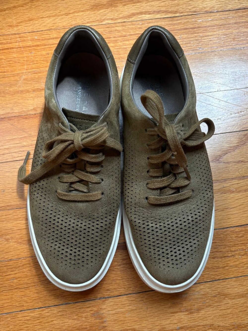 Men's Green Suede Cole Haan Grand Low Top Sneakers, Very Gently Used, Size 7.5
